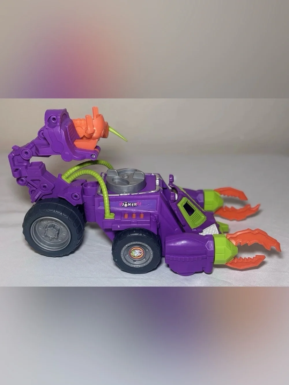 Imaginext DC Super Friends Joker Scorpion Battle Vehicle with Joker Figure